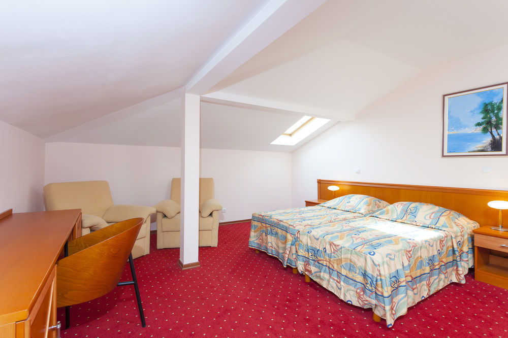 Aparthotel Milenij Baška Voda Exterior foto
