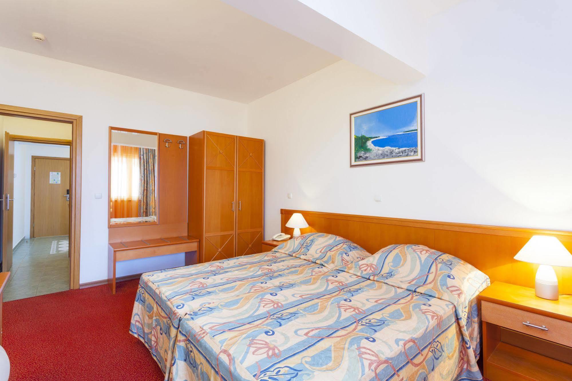 Aparthotel Milenij Baška Voda Exterior foto
