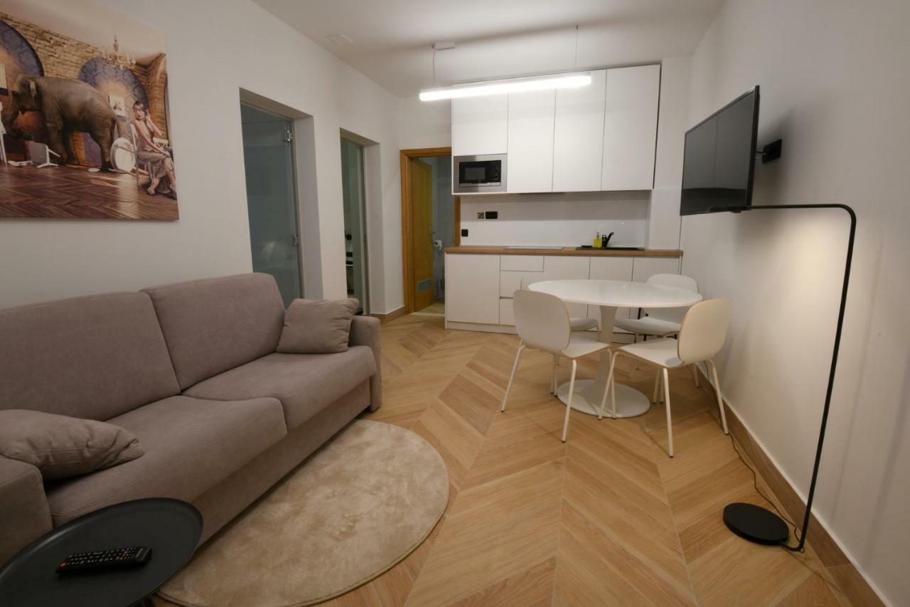 Aparthotel Milenij Baška Voda Exterior foto